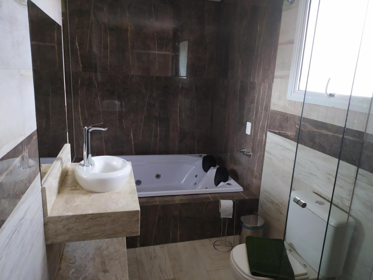 Quarto em Acomodações Particulares Monte Suítes Com Hidromassagem Dupla Monte Verde (Minas Gerais)